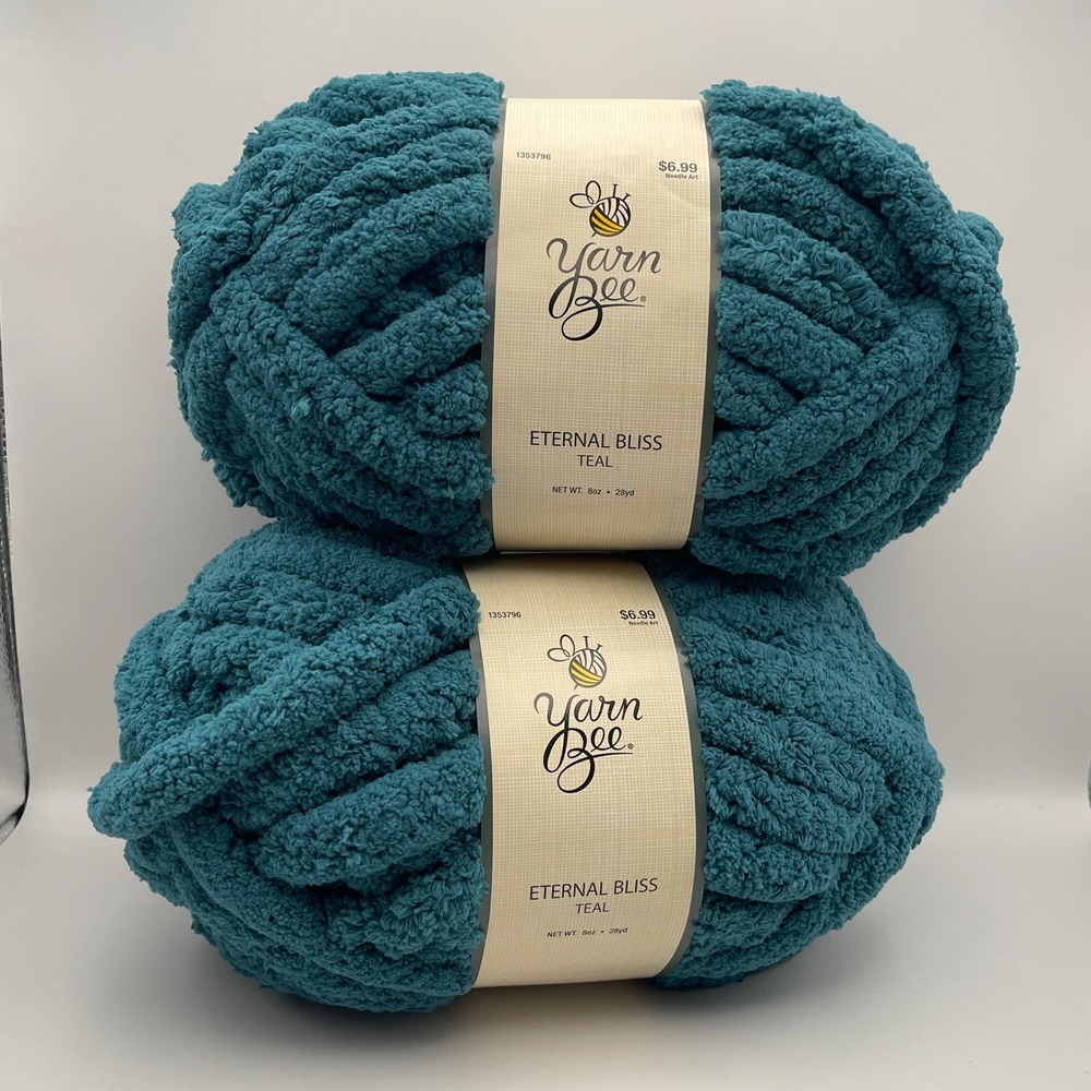 Yarn Bee Eternal Bliss Teal Super Bulky Polyester Yarn 2‎ Skeins NEW